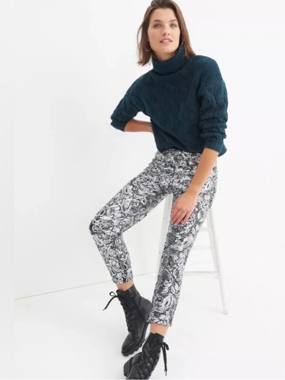 Anthropologie Porridge Silver Sequin Slim Trouser Pants Size XS